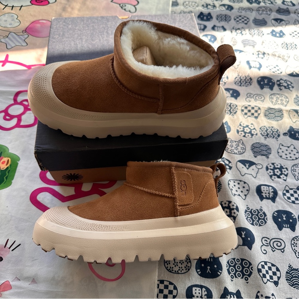 Ugg Neumel Moc 3.0 Series Fleece-Lined Platform Ankle Boots